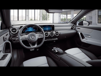 Mercedes-Benz A 220 4M AMG Distronic Panorama Standheizung