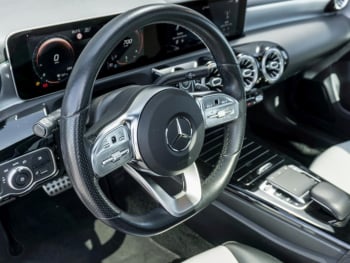 Mercedes-Benz A 220 4M AMG Distronic Panorama Standheizung
