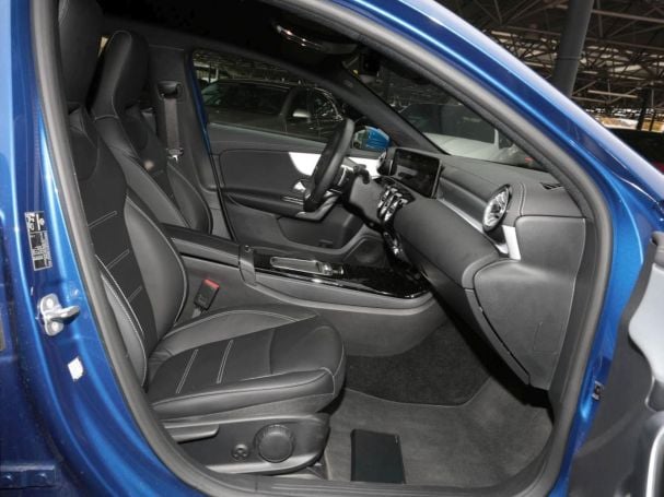 Mercedes-Benz A 220 4M AMG Navi Kamera Spiegel-Paket KeylessGo Mercedes-Benz A 220 4M AMG Navi Kamera Spiegel-Paket KeylessGo