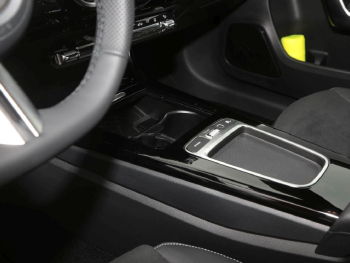 Mercedes-Benz A 250 4MATIC Kompaktlimousine AMG Night Standhzg