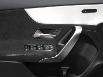 Mercedes-Benz A 250 4MATIC Kompaktlimousine AMG Night Standhzg