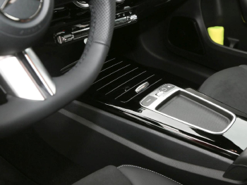 Mercedes-Benz A 250 4MATIC Kompaktlimousine AMG Night Standhzg