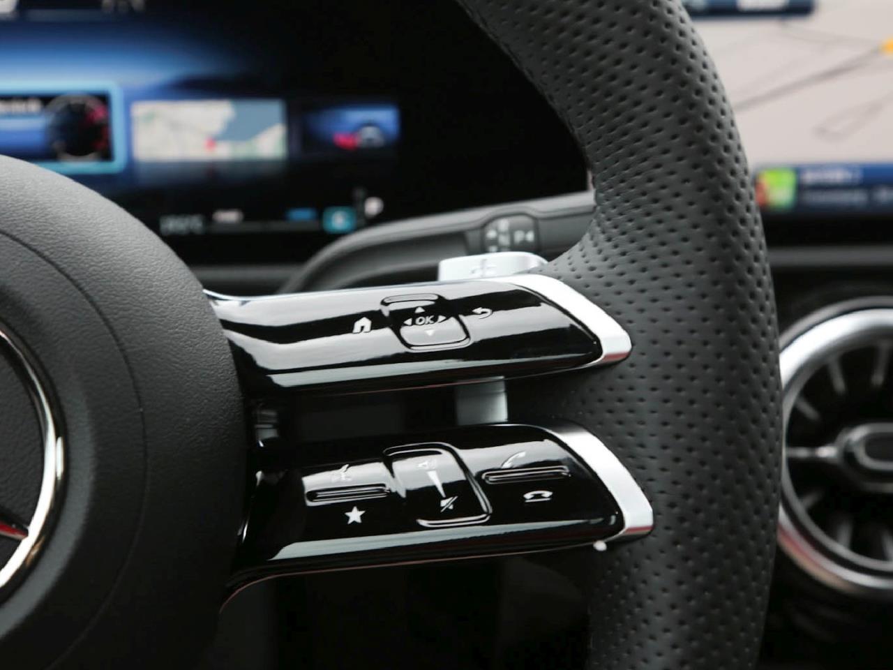 Mercedes-Benz A 250 4MATIC Kompaktlimousine AMG Night Standhzg