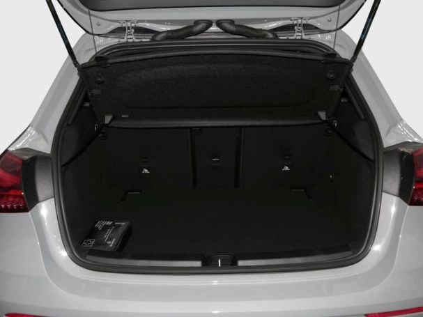 Mercedes-Benz A 250 4MATIC Kompaktlimousine AMG Night Standhzg