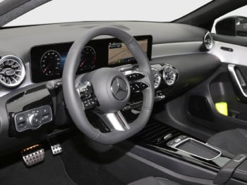 Mercedes-Benz A 250 4MATIC Kompaktlimousine AMG Night Standhzg