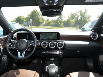 Mercedes-Benz A 250 e  Progressive MBUX Burmester Panorama AHK
