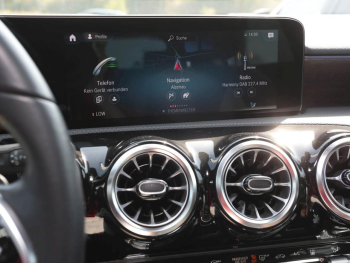 Mercedes-Benz A 250 e  Progressive MBUX Burmester Panorama AHK