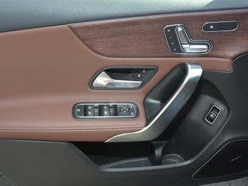 Mercedes-Benz A 250 e  Progressive MBUX Burmester Panorama AHK