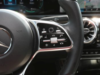 Mercedes-Benz A 250 e  Progressive MBUX Burmester Panorama AHK