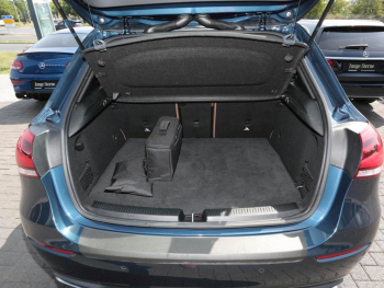 Mercedes-Benz A 250 e  Progressive MBUX Burmester Panorama AHK