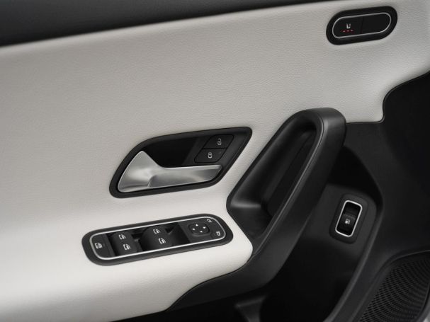 Mercedes-Benz A 250 e Style MBUX Navi+ Panorama Kamera SHZ Mercedes-Benz A 250 e Style MBUX Navi+ Panorama Kamera SHZ