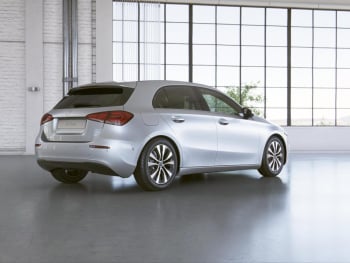 Mercedes-Benz A 250 e  Style MBUX Navi+ Panorama Kamera SHZ
