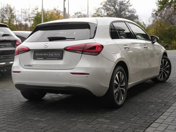 Mercedes-Benz A 250 e Style MBUX Navi+ Panorama Kamera SHZ Mercedes-Benz A 250 e Style MBUX Navi+ Panorama Kamera SHZ