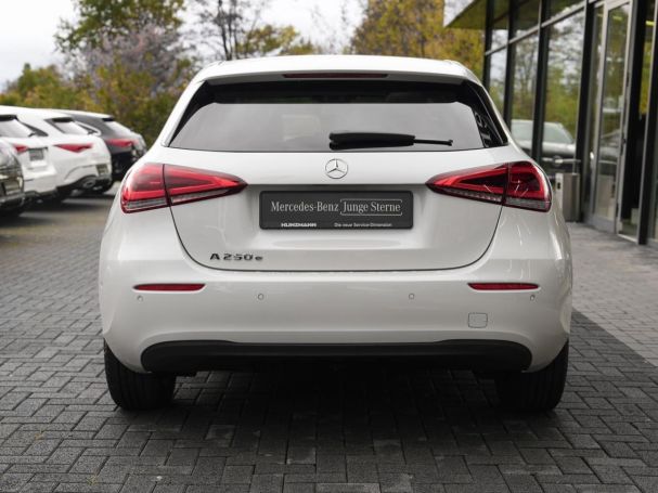 Mercedes-Benz A 250 e Style MBUX Navi+ Panorama Kamera SHZ Mercedes-Benz A 250 e Style MBUX Navi+ Panorama Kamera SHZ