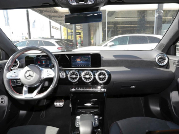 Mercedes-Benz A 250 e AMG Night MBUX Navi Panorama Kamera