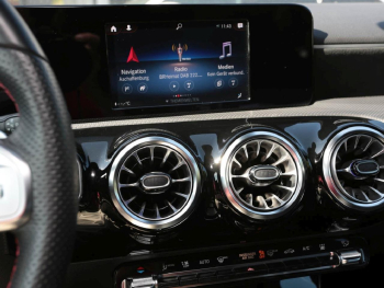 Mercedes-Benz A 250 e AMG Night MBUX Navi Panorama Kamera