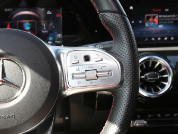 Mercedes-Benz A 250 e AMG Night MBUX Navi Panorama Kamera