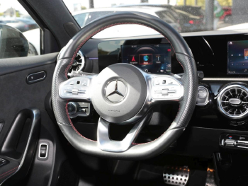 Mercedes-Benz A 250 e AMG Night MBUX Navi Panorama Kamera