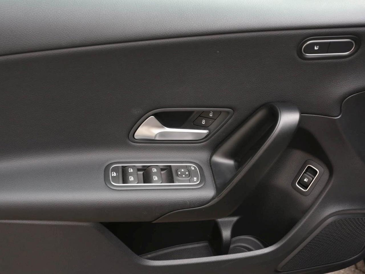 Mercedes-Benz A 250 e  Style MBUXNavi+ Panorama Kamera