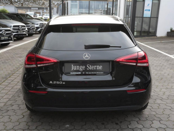 Mercedes-Benz A 250 e  Style MBUXNavi+ Panorama Kamera