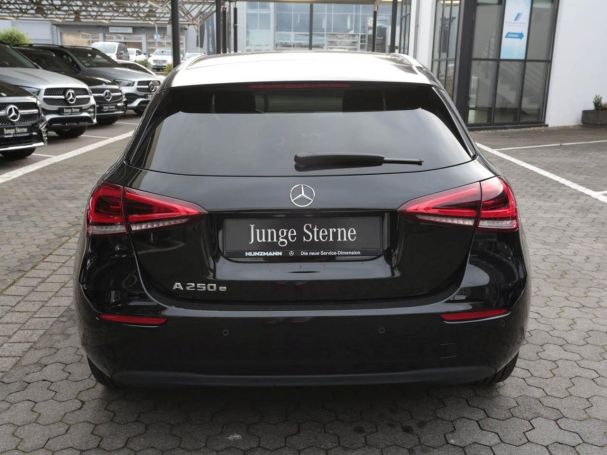 Mercedes-Benz A 250 e  Style MBUXNavi+ Panorama Kamera