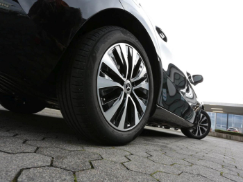 Mercedes-Benz A 250 e  Style MBUXNavi+ Panorama Kamera