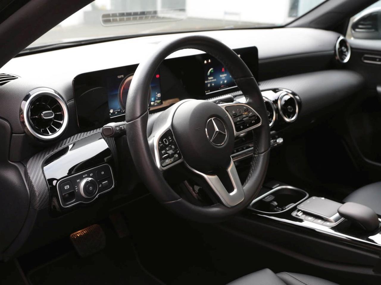 Mercedes-Benz A 250 e  Style MBUXNavi+ Panorama Kamera