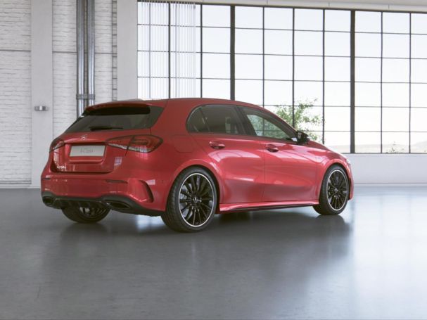 Mercedes-Benz A 250 e AMG Night Edition2020 Panorama Spurhalte Mercedes-Benz A 250 e AMG Night Edition2020 Panorama Spurhalte