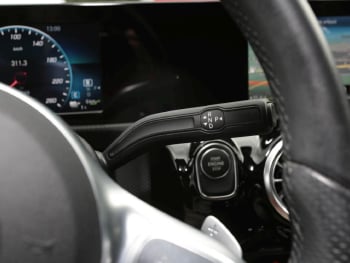Mercedes-Benz A 250 e  AMG Night Edition2020 Panorama Spurhalte