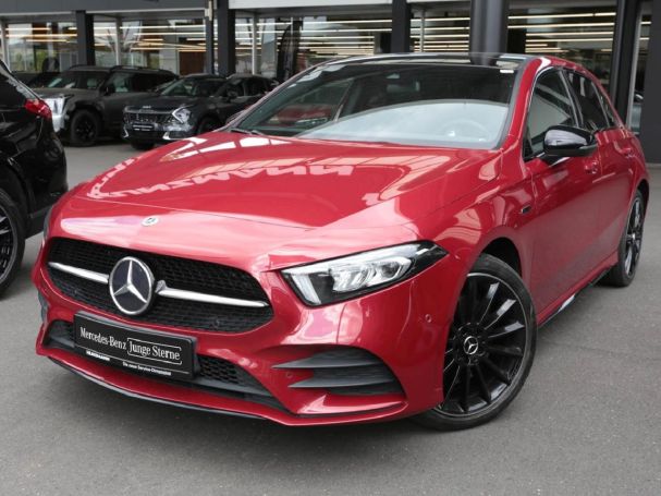Mercedes-Benz A 250 e  AMG Night Edition2020 Panorama Spurhalte