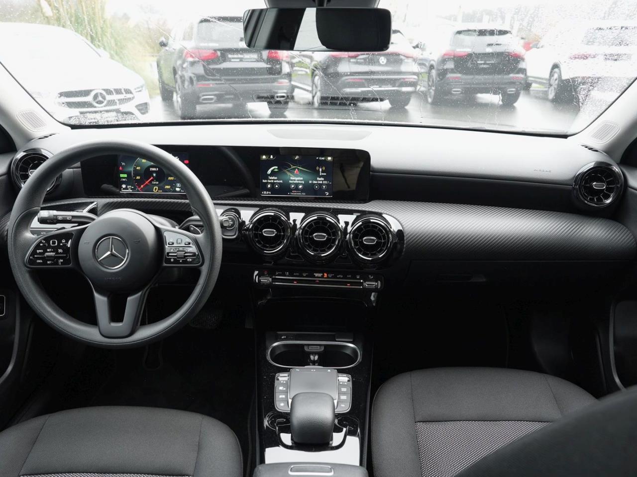 Mercedes-Benz A 250 e  MBUX Navi PublicCharging Sitzheizung