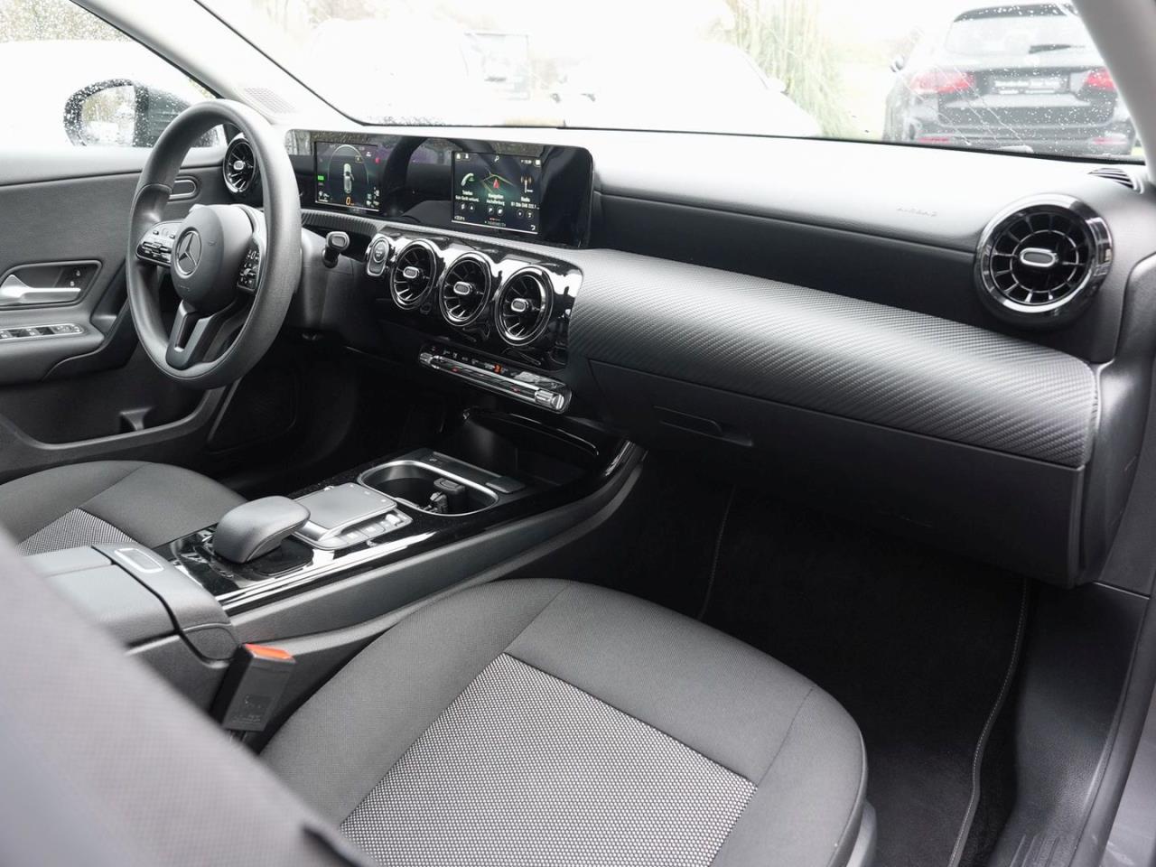 Mercedes-Benz A 250 e  MBUX Navi PublicCharging Sitzheizung