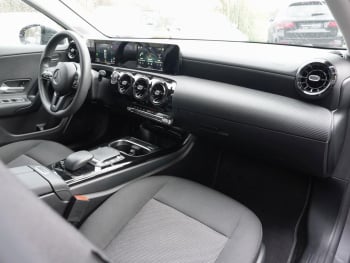 Mercedes-Benz A 250 e  MBUX Navi PublicCharging Sitzheizung