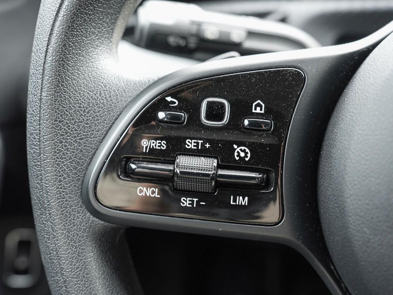 Mercedes-Benz A 250 e  MBUX Navi PublicCharging Sitzheizung