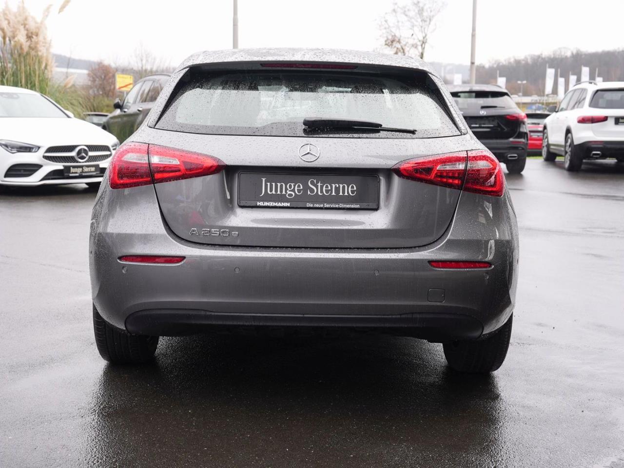 Mercedes-Benz A 250 e  MBUX Navi PublicCharging Sitzheizung