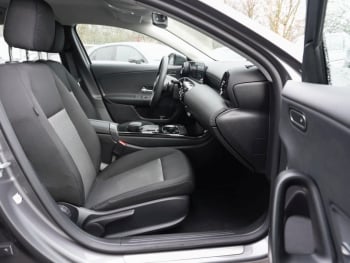 Mercedes-Benz A 250 e  MBUX Navi PublicCharging Sitzheizung