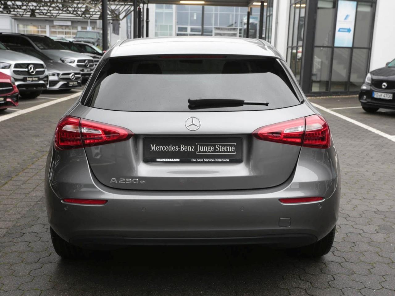 Mercedes-Benz A 250 e  Style MBUX Navi+ Memory Kamera