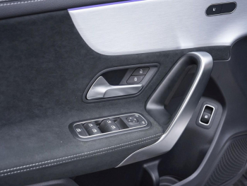 Mercedes-Benz A 250 e  AMG Night EDITION2020 MBUXNavi+ Kamera