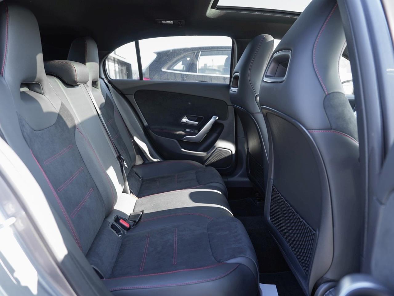 Mercedes-Benz A 250 e  AMG Night MBUX Navi Panorama ParkPaket