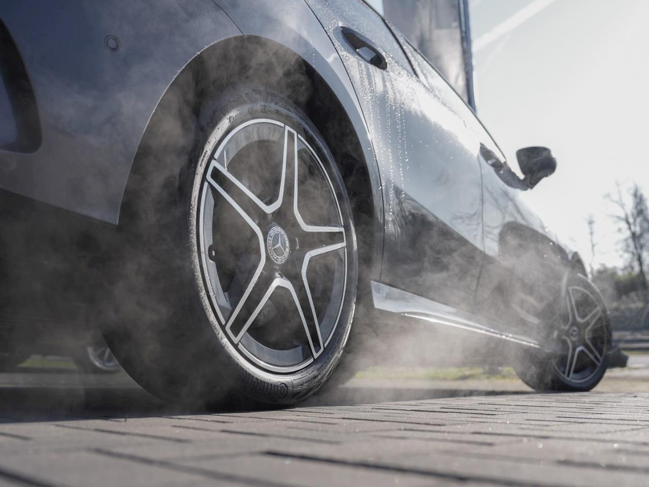 Mercedes-Benz A 250 e  AMG Night MBUX Navi Panorama ParkPaket