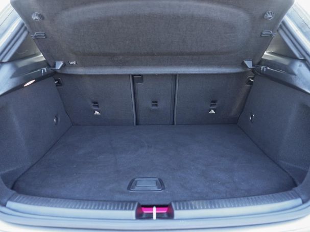 Mercedes-Benz A 250 e  AMG Night MBUX Navi Panorama ParkPaket