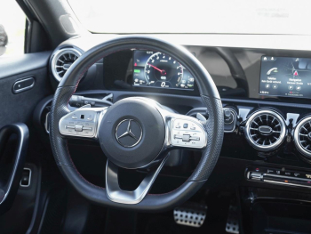 Mercedes-Benz A 250 e  AMG Night MBUX Navi Panorama ParkPaket