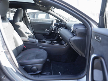 Mercedes-Benz A 250 e  AMG Night MBUX Navi Panorama ParkPaket