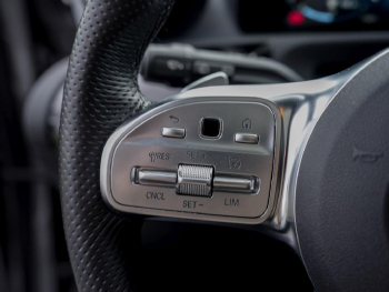 Mercedes-Benz A 250 e  AMG Night MBUX Navi Panorama Kamera