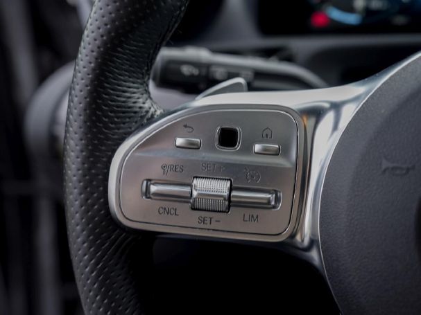 Mercedes-Benz A 250 e  AMG Night MBUX Navi Panorama Kamera