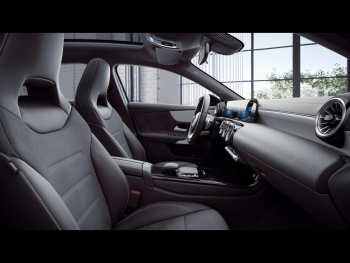 Mercedes-Benz A 250 e  AMG Night MBUX Navi Panorama Kamera