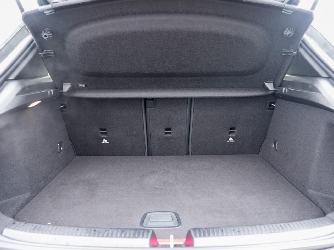 Mercedes-Benz A 250 e  AMG Night MBUX Navi Panorama Kamera