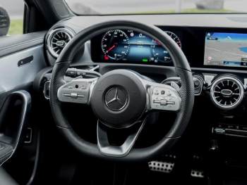 Mercedes-Benz A 250 e  AMG Night MBUX Navi Panorama Kamera