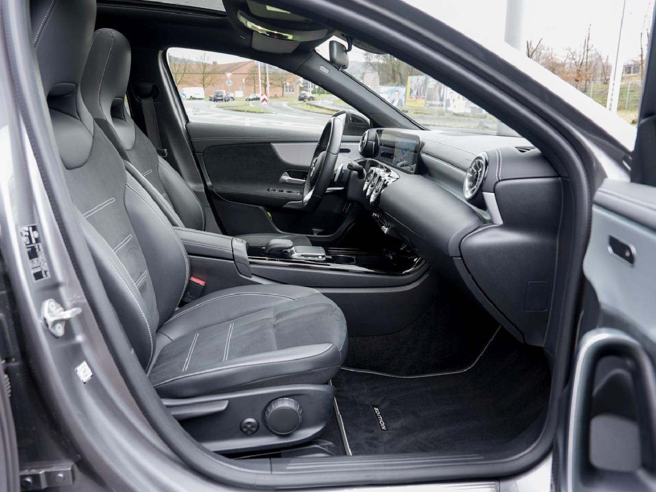 Mercedes-Benz A 250 e  AMG Night MBUX Navi Panorama Kamera