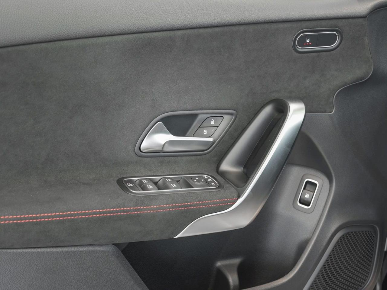 Mercedes-Benz A 250 e  AMG Navi Panorama BusinessP SpurhalteA